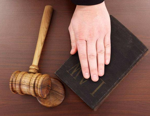 公司股东死亡，未成年享有继承股权的资格吗